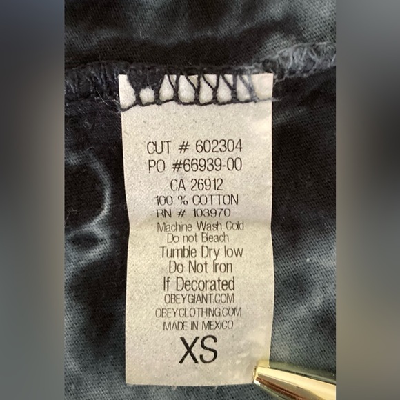 Obey navy blue tie-dye graphic T-Shirt, Make Art Not War, size XS, unisex - Picture 8 of 10